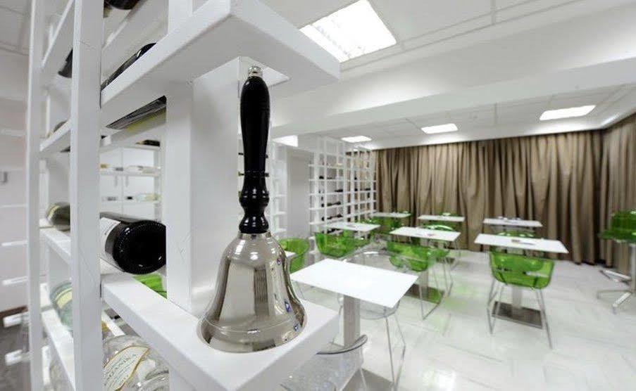 Hotel Ibis Styles Skopje Exterior foto